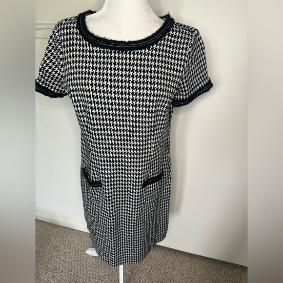 TALBOTS A-LINE PONTE DRESS - BOLD HOUNDSTOOTH SIZE 10 - Picture 2 of 9